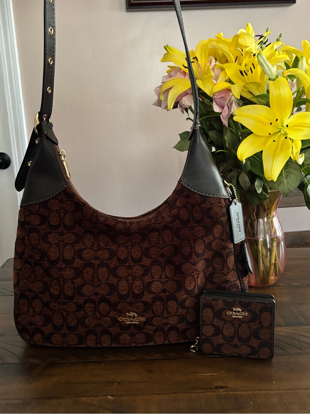 *SET* Coach Brown Signature Ella Shoulder Bag with matching Card Case